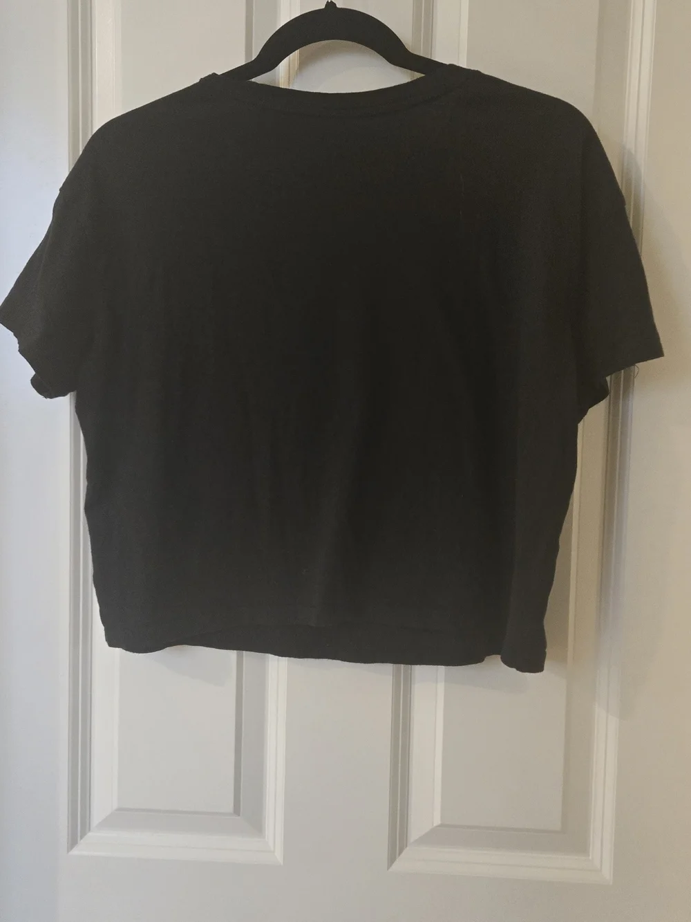 Old Navy Black Graphic Crop Tee with White Frida Illustration - Picture 3 of 4
